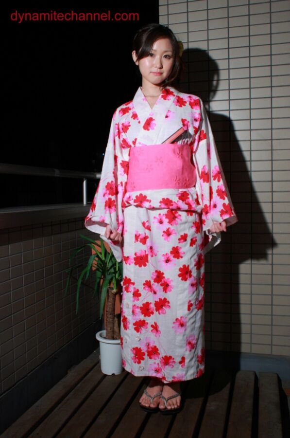Free porn pics of Kimono - Yukata with barefoot Geta sandals (nn) 9 of 30 pics