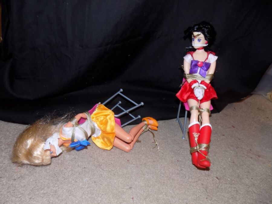 Free porn pics of Sailor Venus and Sailor Mars Captured 8 of 13 pics