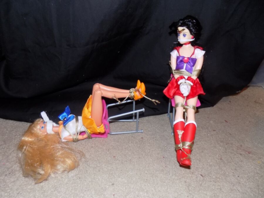 Free porn pics of Sailor Venus and Sailor Mars Captured 9 of 13 pics