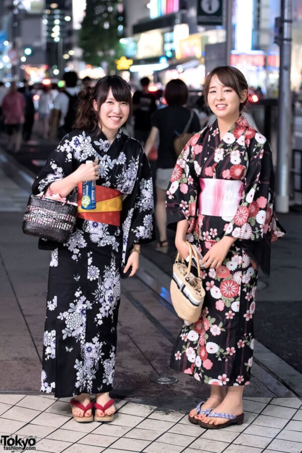 Free porn pics of Kimono - Yukata with barefoot Geta sandals (nn) 18 of 30 pics