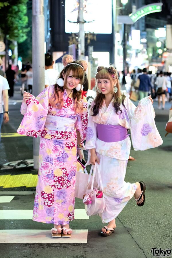 Free porn pics of Kimono - Yukata with barefoot Geta sandals (nn) 10 of 30 pics