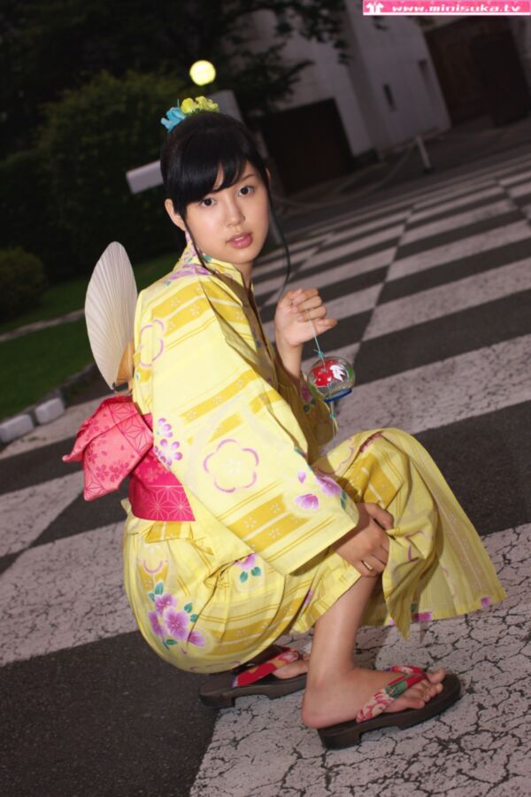 Free porn pics of Kimono - Yukata with barefoot Geta sandals (nn) 22 of 30 pics