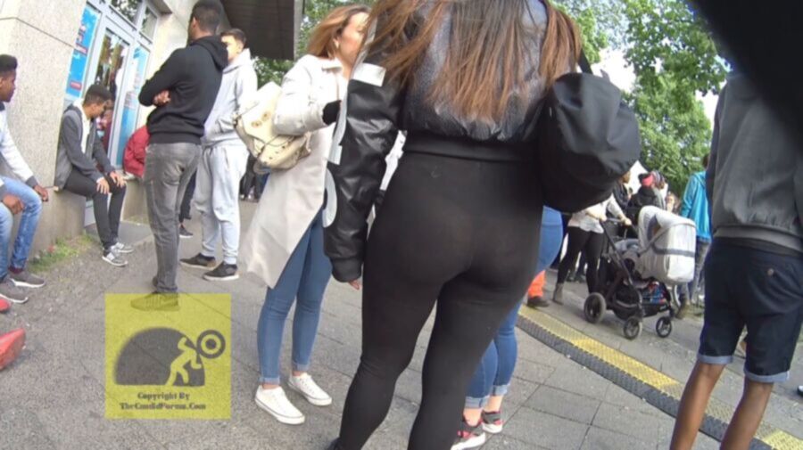 Free porn pics of Round Ass leggings see through asian teen 8 of 13 pics