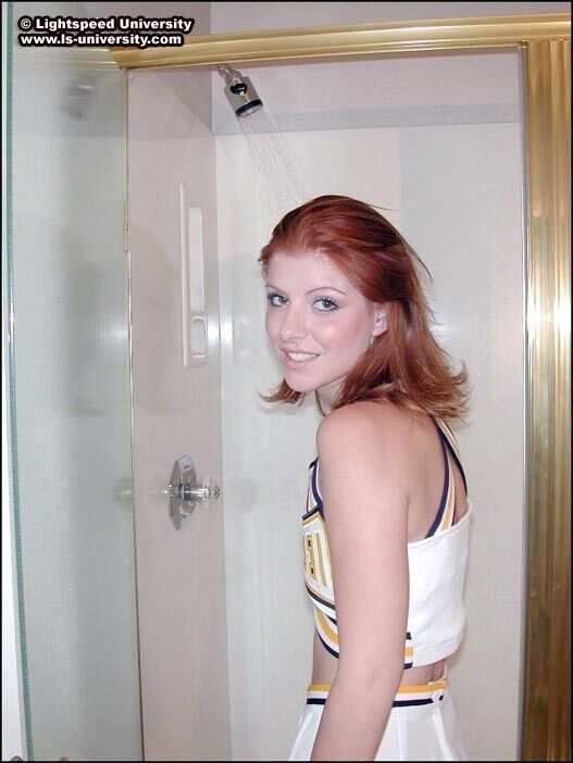 Free porn pics of Taryn Thomas showering 6 of 40 pics