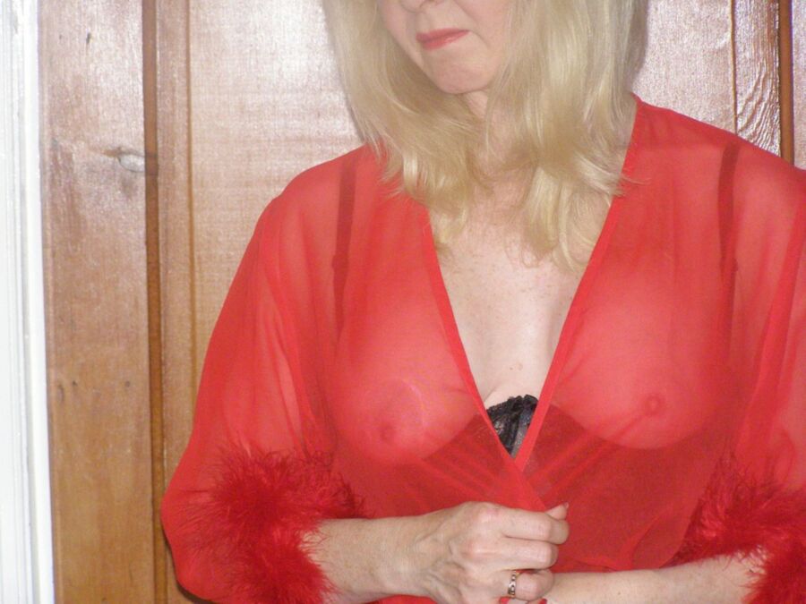 Free porn pics of UK Amateur Blonde MILF solo 9 of 114 pics