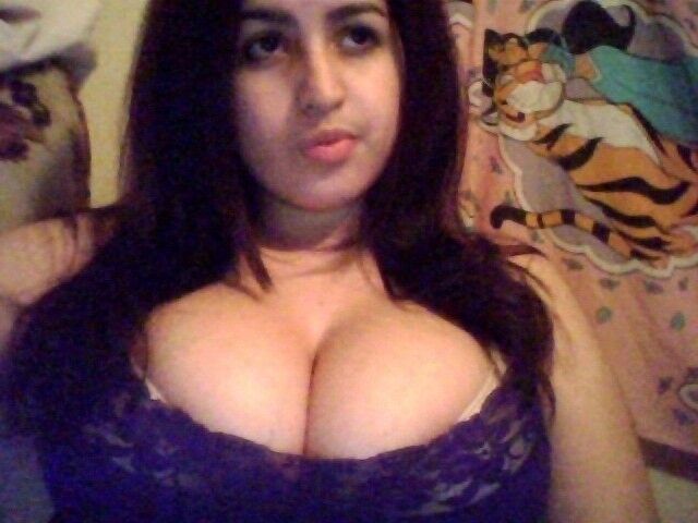 Free porn pics of Chubby latin teen with beautiful tits. 2 of 41 pics
