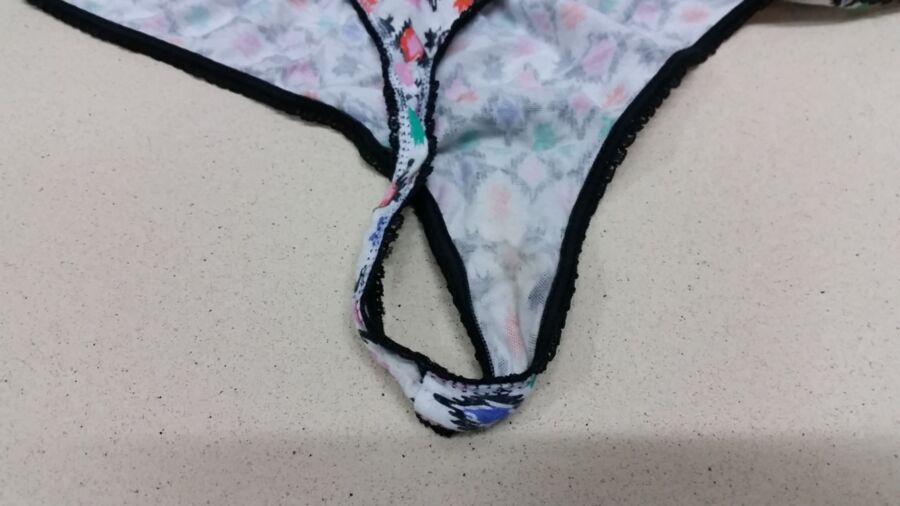 Free porn pics of Girlfriend dirty thongs - Tangas usados de mi novia 9 of ...