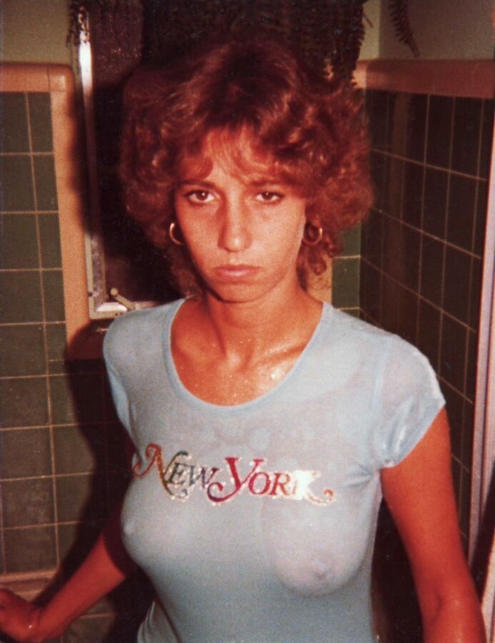 Free porn pics of Retro Gold - Cathy Diane Schneider - bathroom 2 of 5 pics