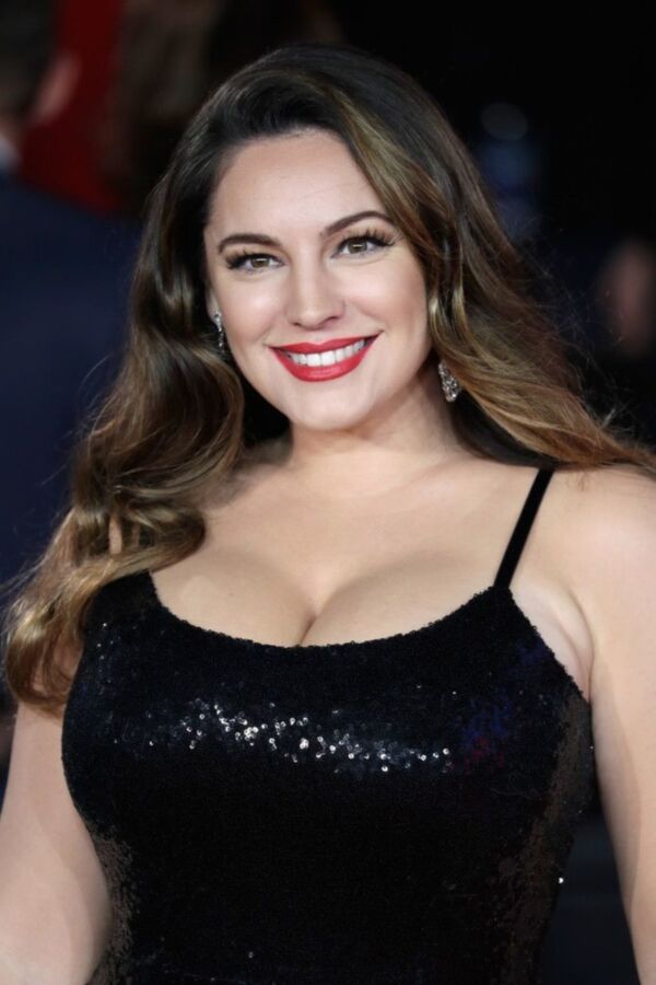 Free porn pics of Kelly Brook- Busty English Model/Actress shows off her Big Boobs 5 of 55 pics