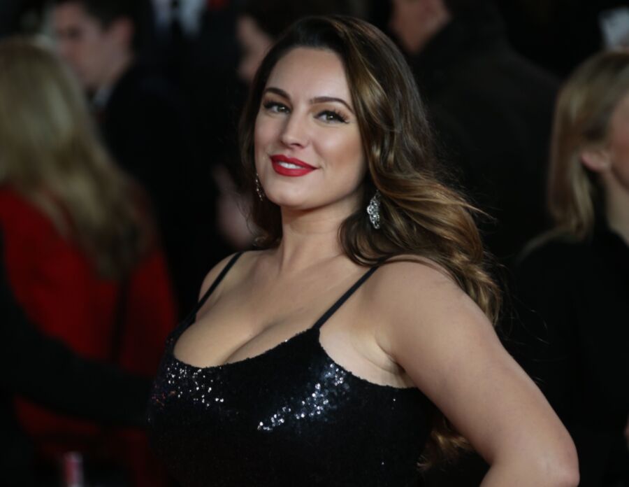 Free porn pics of Kelly Brook- Busty English Model/Actress shows off her Big Boobs 14 of 55 pics