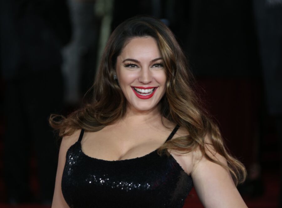 Free porn pics of Kelly Brook- Busty English Model/Actress shows off her Big Boobs 11 of 55 pics