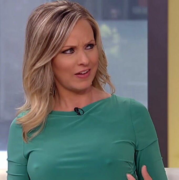 Free porn pics of Sandra Smith of Fox News fake upskirts and nipple pokies 5 of 23 pics