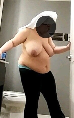 Free porn pics of bbw wife topless 5 of 17 pics