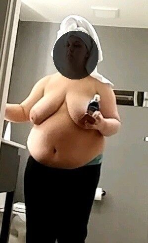 Free porn pics of bbw wife topless 11 of 17 pics