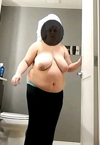Free porn pics of bbw wife topless 7 of 17 pics