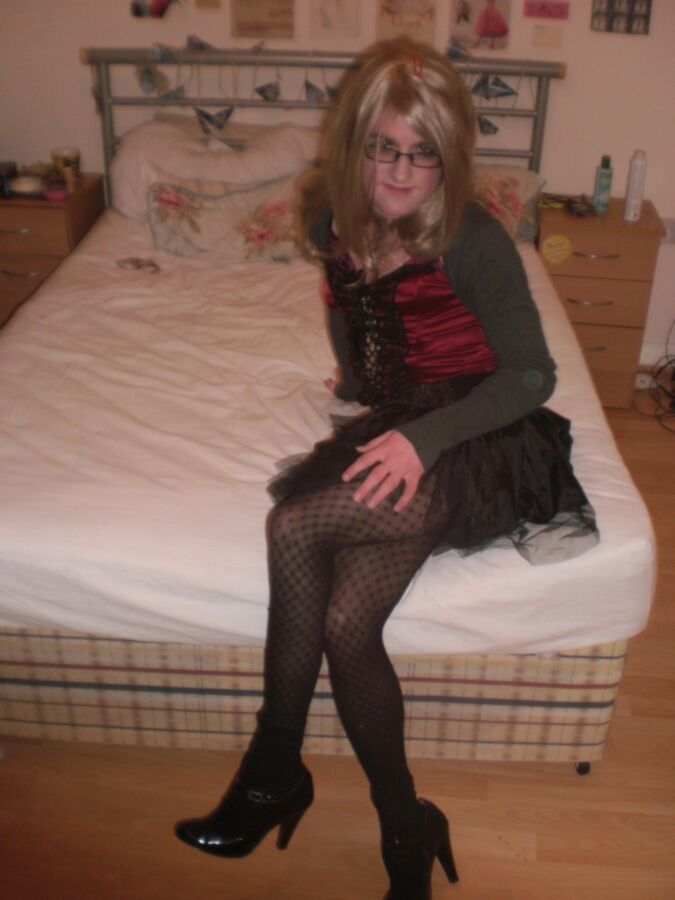 Free porn pics of Roisen O Hare (Amateur Crossdresser) 9 of 78 pics