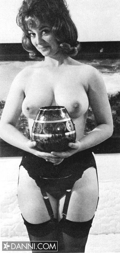 Free porn pics of Boobs, Busts and Bazooms - UK vintage big tits magazine 7 of 71 pics