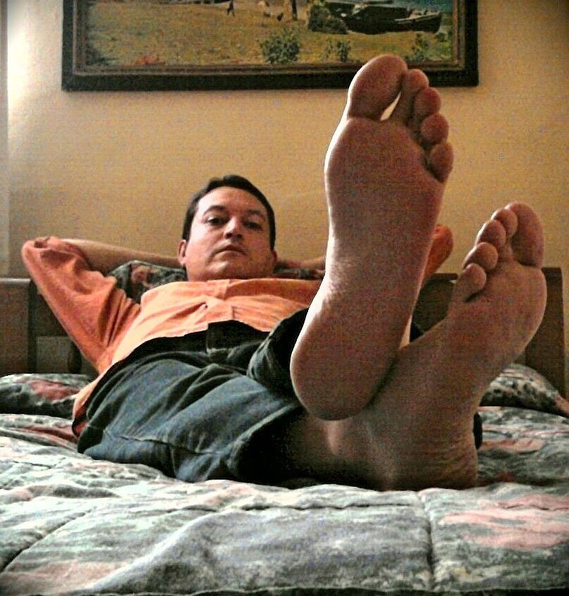 Free porn pics of Mostrando mi culo,mi ano,mi sexo y mis pies desnudos. 6 of 7 pics