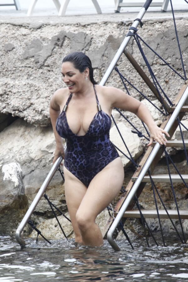 Free porn pics of Kelly Brook - Curvy British Celeb Flaunts Huge Boobs in Swimsuit 8 of 122 pics