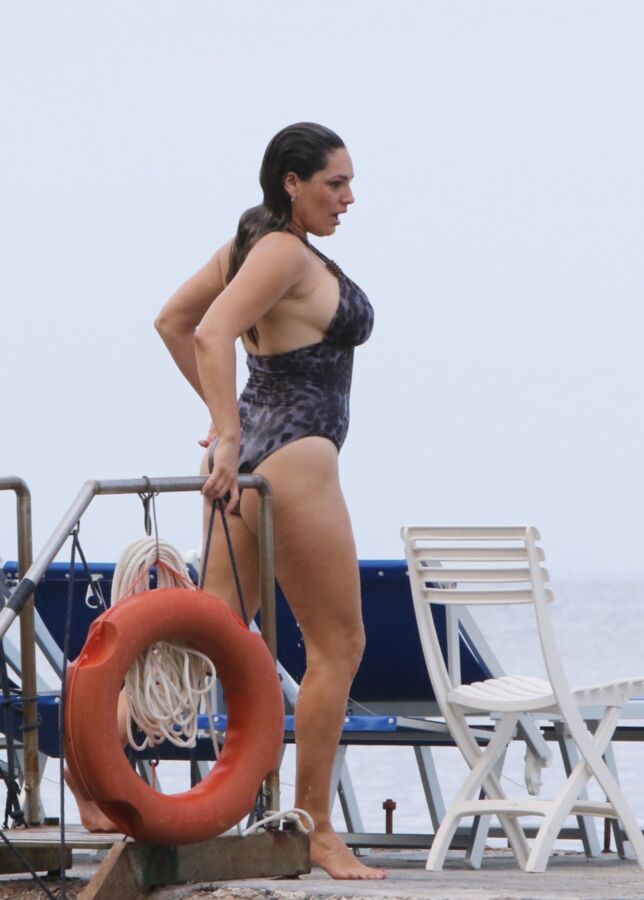 Free porn pics of Kelly Brook - Curvy British Celeb Flaunts Huge Boobs in Swimsuit 15 of 122 pics