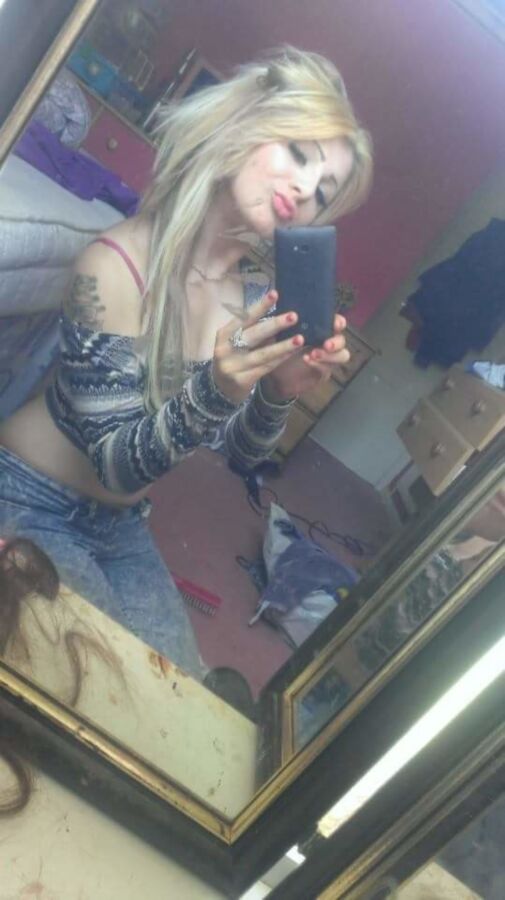 Free porn pics of Teen chav slut  10 of 12 pics