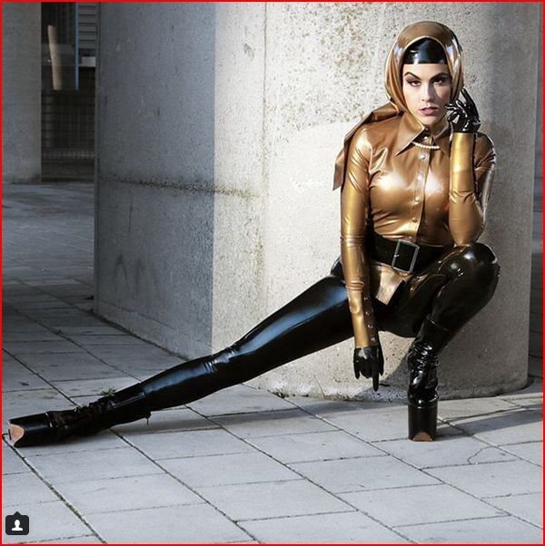 Free porn pics of latex muslima 7 of 12 pics