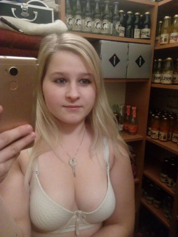 Curvy Teen Selfie Nude Curvy Teen Selfie Nude
