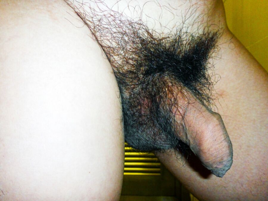 Free porn pics of Asian man naked at room 22 of 30 pics