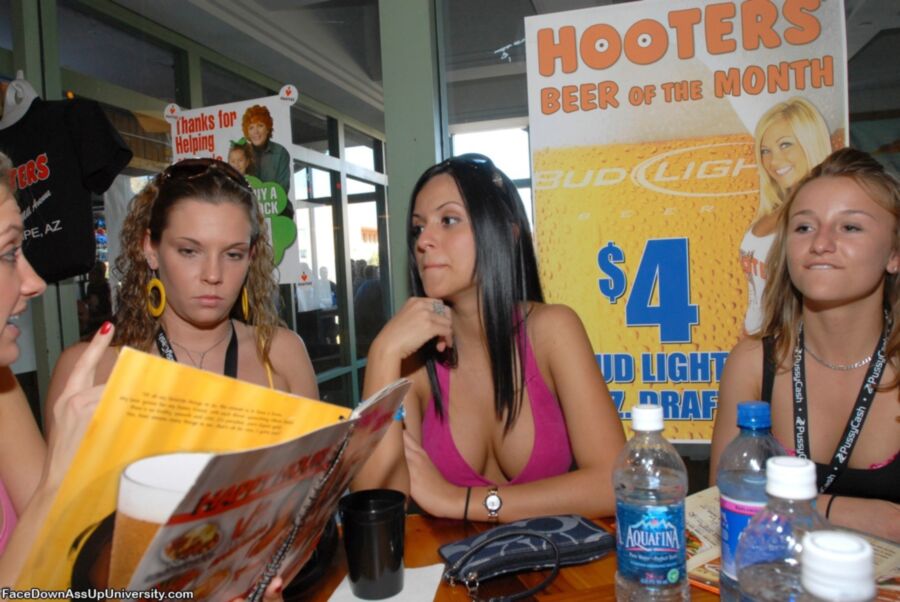 Free porn pics of Lunch at Hooters 11 of 20 pics