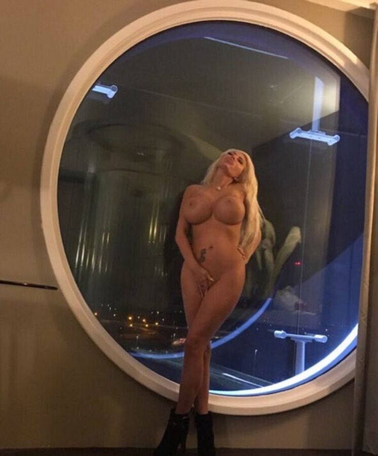 Free porn pics of Amanda Lovelie - Blonde bimbo with big fake tits 14 of 547 pics
