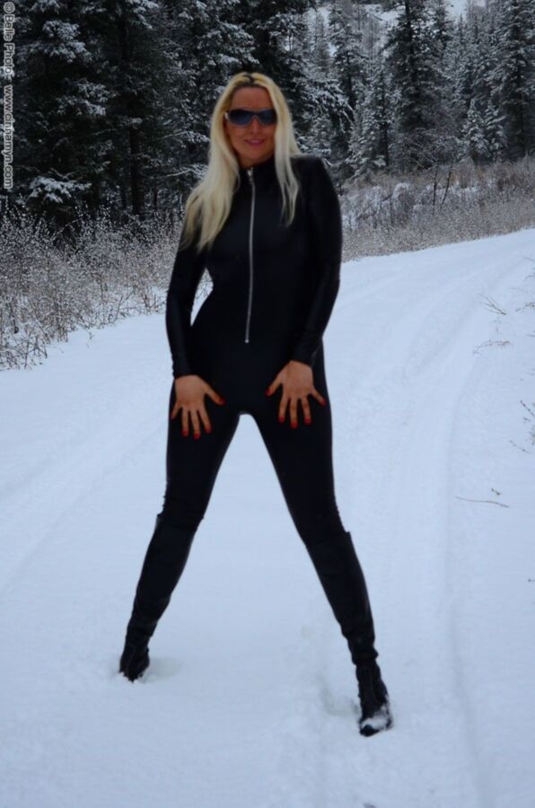 Free porn pics of blond posing and smoking in snow 7 of 362 pics