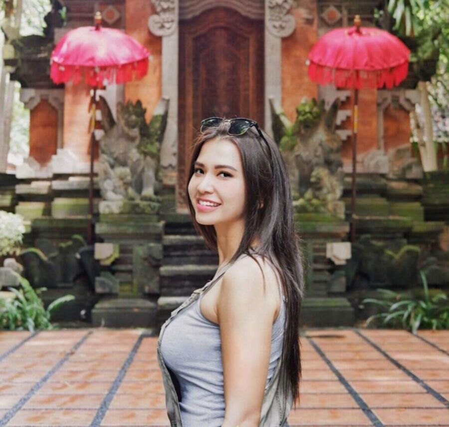 Free porn pics of Yuna maira, Big Breast Malay Teen 11 of 23 pics