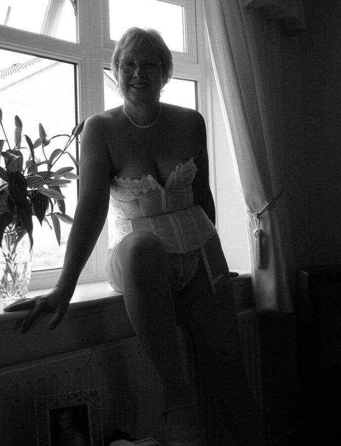 Free porn pics of Sammy UK-White Corset 3 of 39 pics