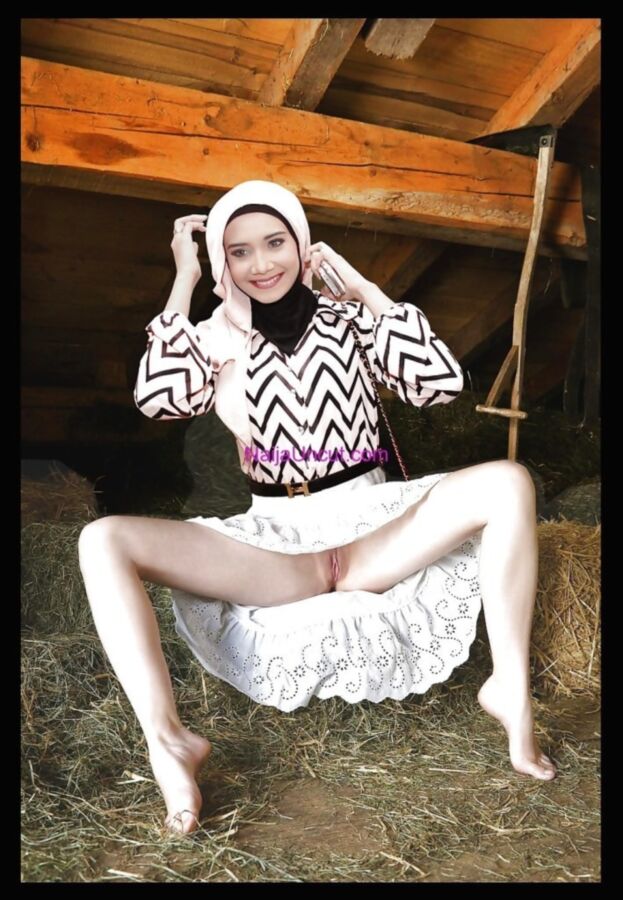 Free porn pics of Arabian hijab girls 14 of 68 pics