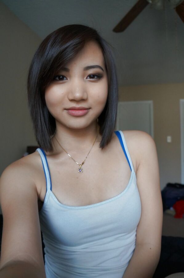 Free porn pics of Asian braces blowjob teen 6 of 15 pics