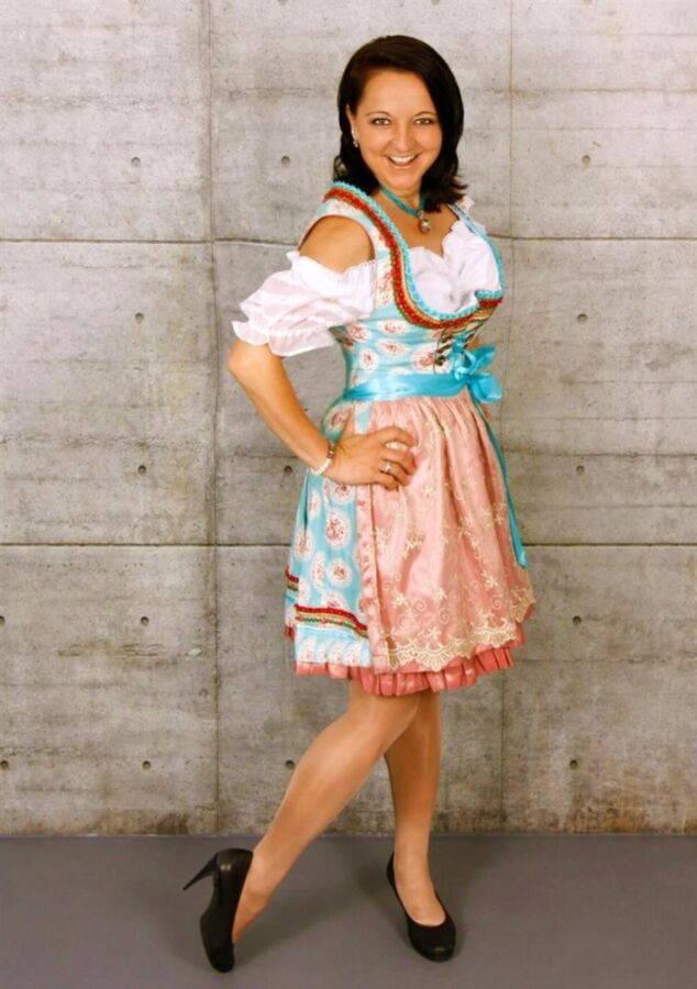 Free porn pics of Fesche Madln im Dirndl zum Zweiundneunzigst`n 17 of 100 pics