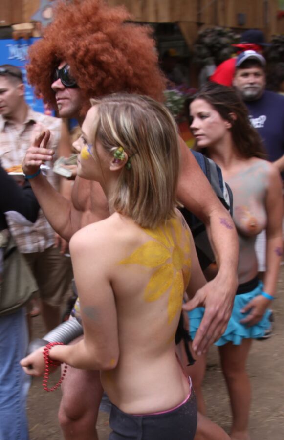 Free porn pics of Naked girls at the Oregon Country Fair 2 of 109 pics
