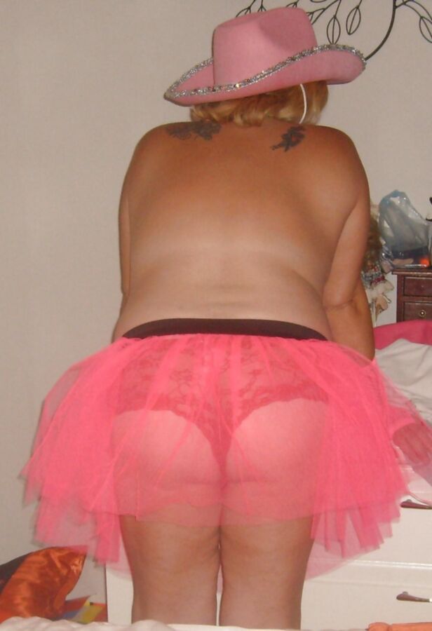 Free porn pics of sandy pink tutu 1 of 4 pics