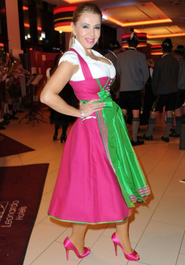 Free porn pics of Fesche Madln im Dirndl zum Zweiundneunzigst`n 23 of 100 pics