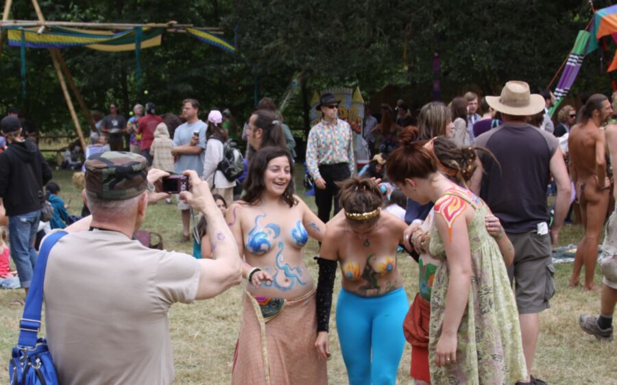 Free porn pics of Naked girls at the Oregon Country Fair 3 of 109 pics