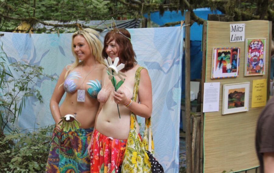 Free porn pics of Naked girls at the Oregon Country Fair 9 of 109 pics