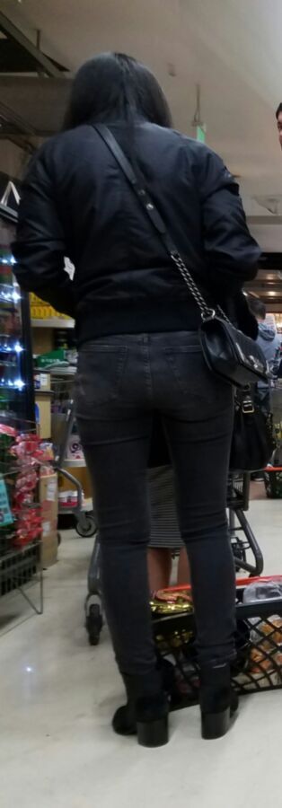 Free porn pics of Asian Hottie in supermarket line 3 of 26 pics
