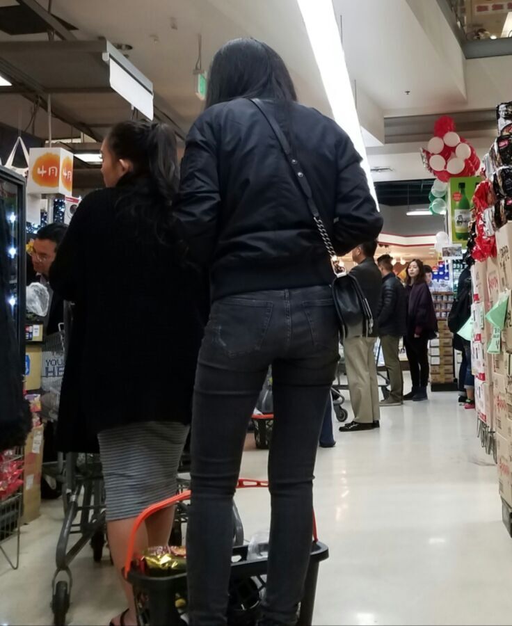 Free porn pics of Asian Hottie in supermarket line 18 of 26 pics