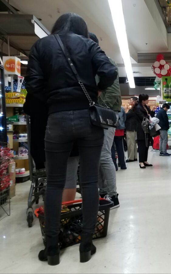 Free porn pics of Asian Hottie in supermarket line 2 of 26 pics
