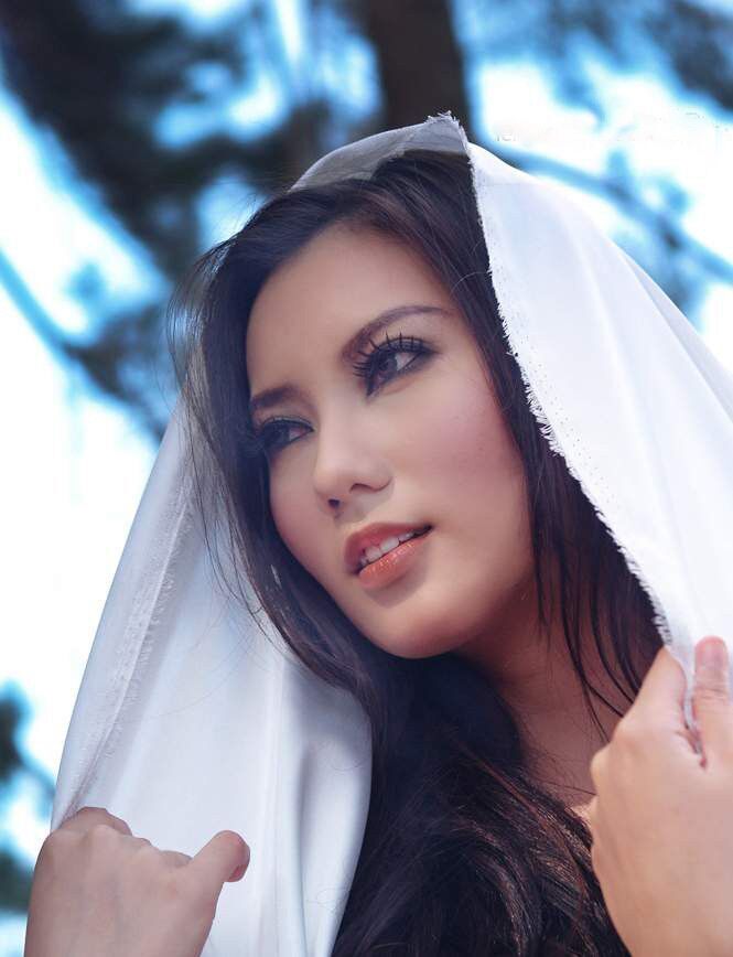 Free porn pics of Kennova Prawesty - Indonesian Model 22 of 201 pics