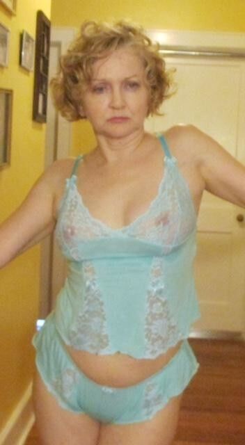 Free porn pics of Horny Middle Aged Blonde Milf Looking For Fun 6 of 13 pics