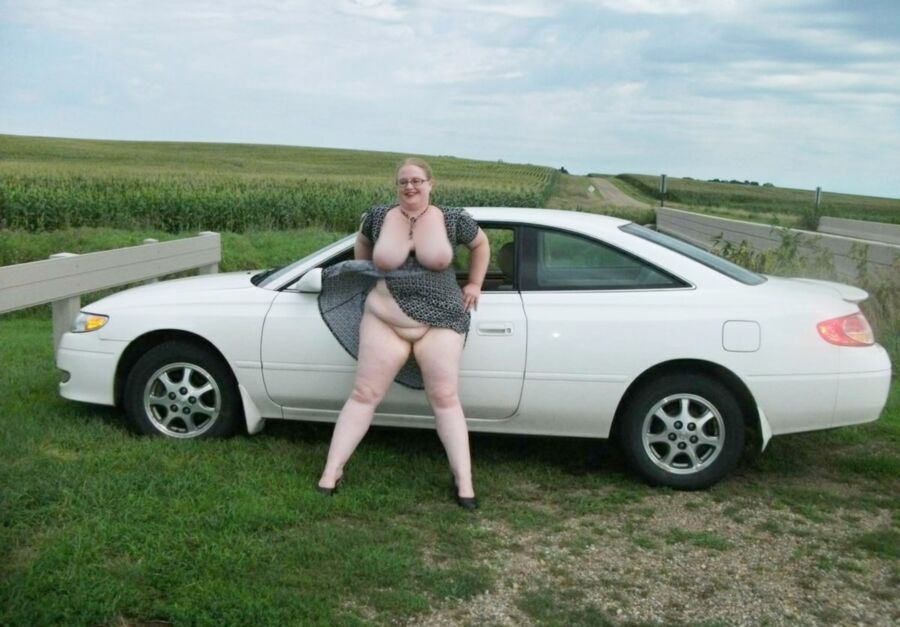 Free porn pics of BBW Val likes to get naked with her car 20 of 21 pics
