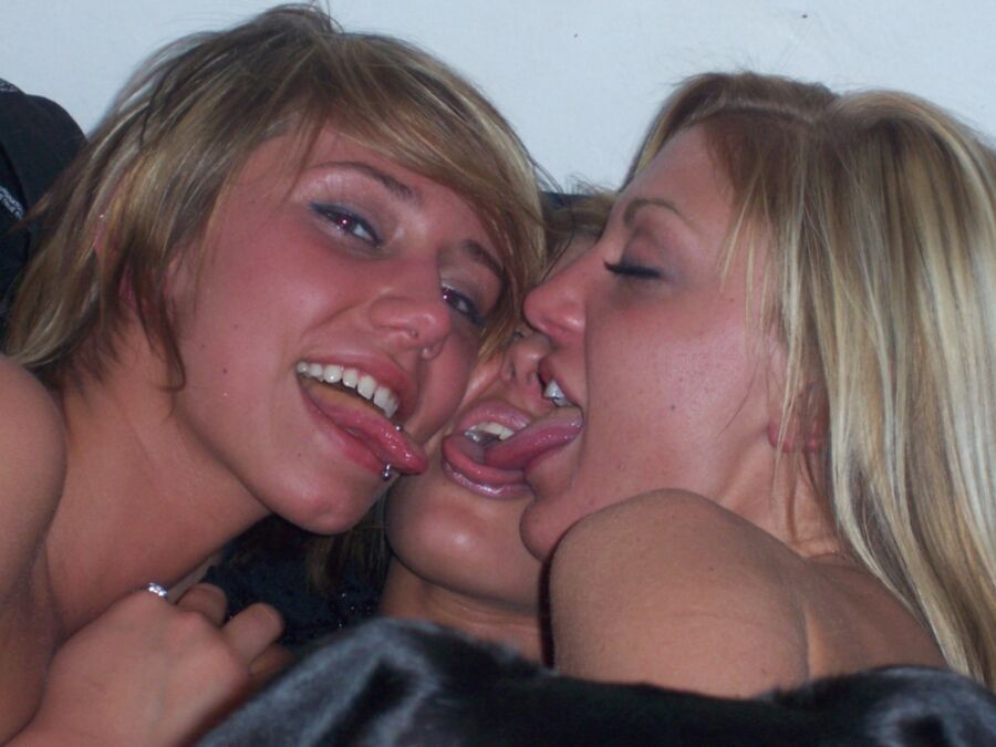 Free porn pics of ...group lesbians in bed... 1 of 72 pics