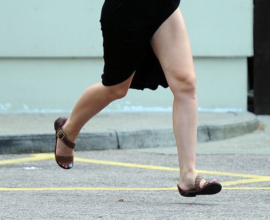 Free porn pics of celebrity feet - Emma Watson 19 of 38 pics