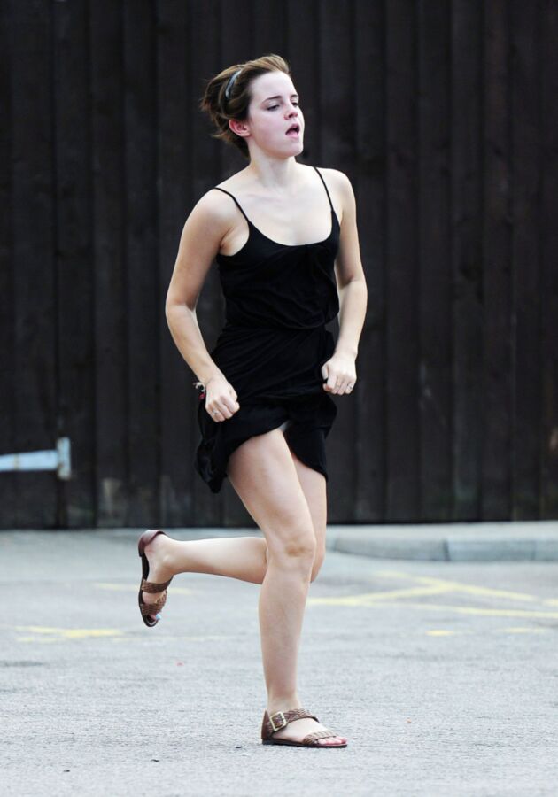Free porn pics of celebrity feet - Emma Watson 11 of 38 pics
